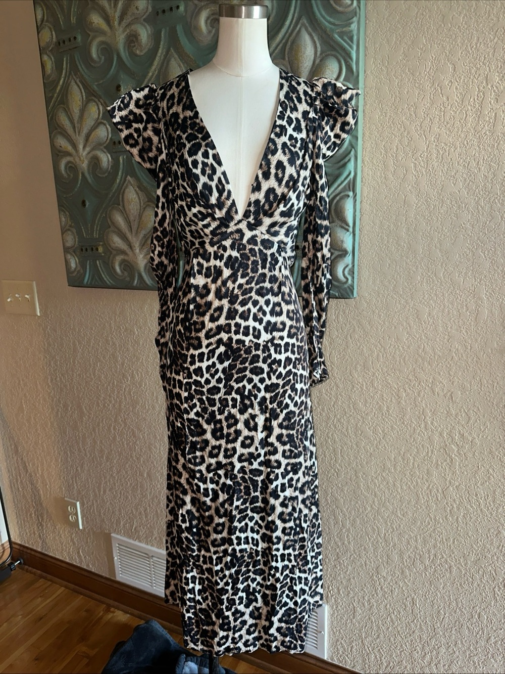 Farm Rio Natural Skin Cream Leopard Midi Dress Puff Sleeve V-Neck Size XS